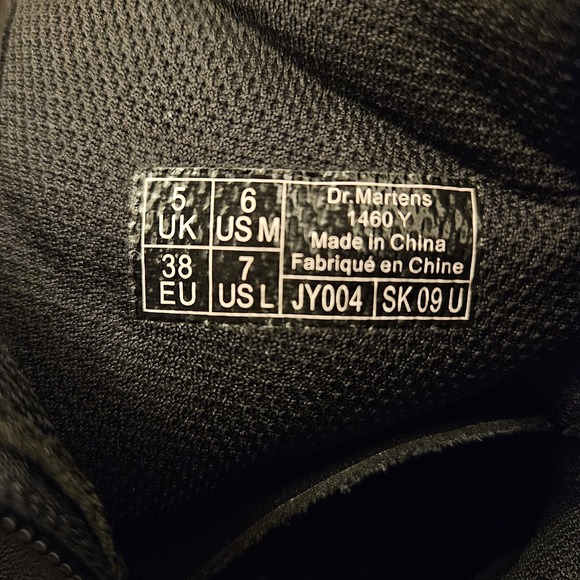 Dr. Martens 1460 Y Boots Womens Size 7 Black Leather Zip Lace Classic Shoes - Picture 7 of 8